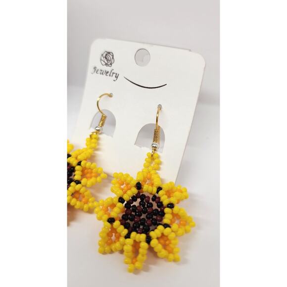 Sunflower Earrings, Floral design, Seed bead earrings, Handmade - Picture 7 of 8